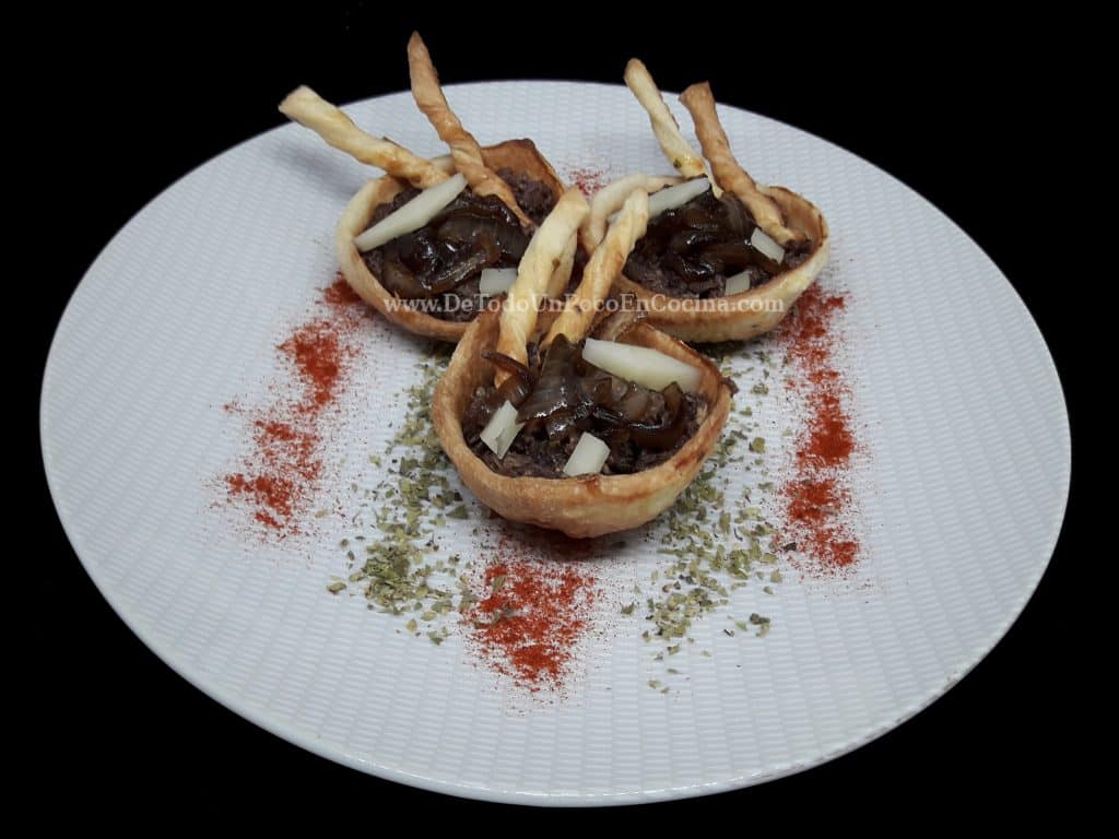 CESTAS DE MORCILLA Y CEBOLLA CARAMELIZADA - DeTodoUnPocoEnCocina.com